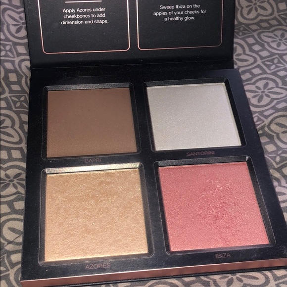 Beautiful HUDA BEAUTY 3D highlight palette - Picture 2 of 5